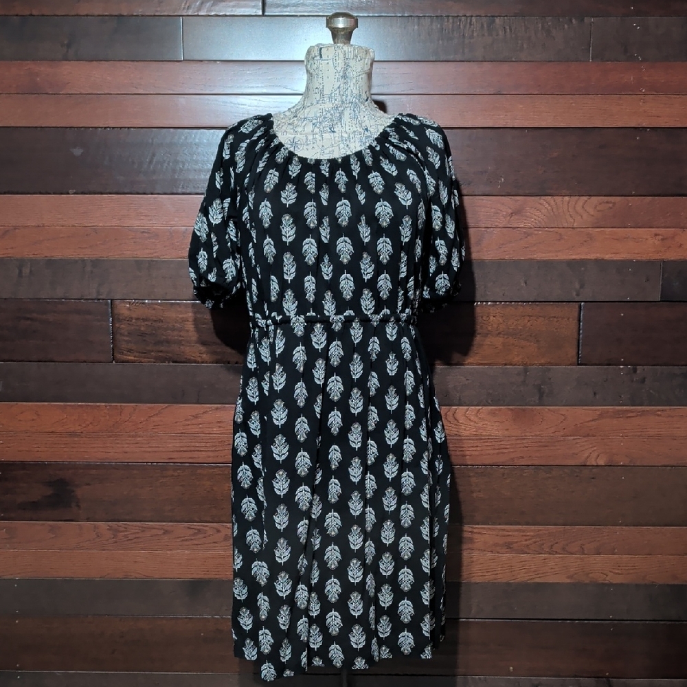 Old Navy Black and White Leaf Print Midi Dress